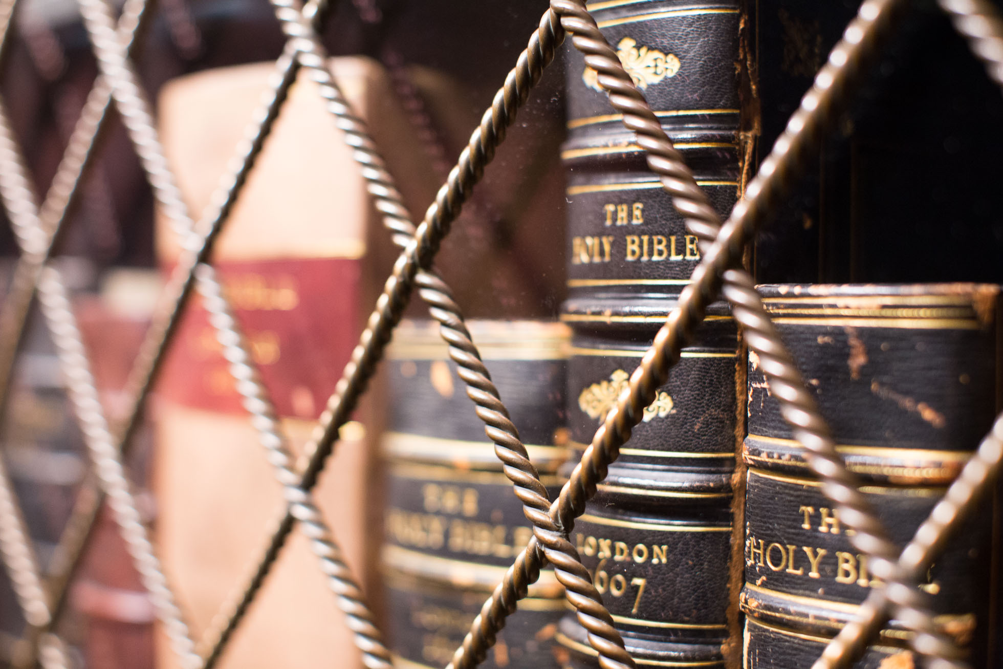 Featured image of post The Problem with Reading the Bible Verse-by-Verse